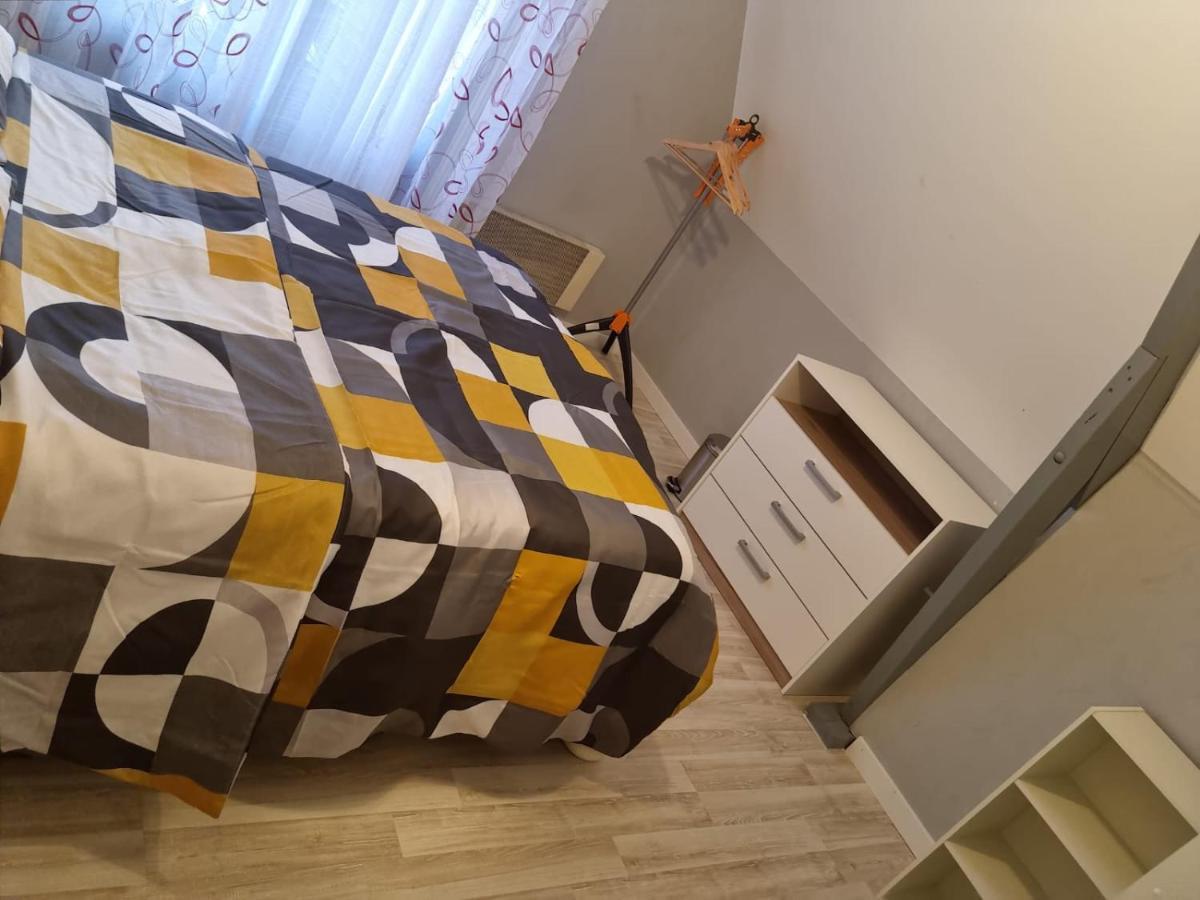 Belle Chambre Avec Balcon Arques  Exteriör bild
