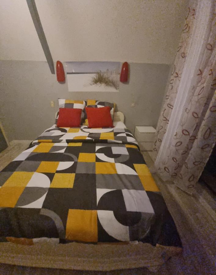 Belle Chambre Avec Balcon Arques  Exteriör bild